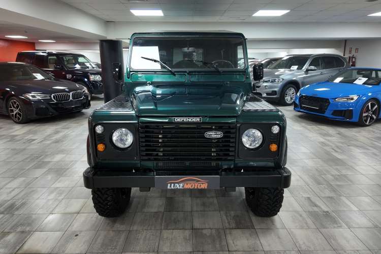 Land-Rover Defender