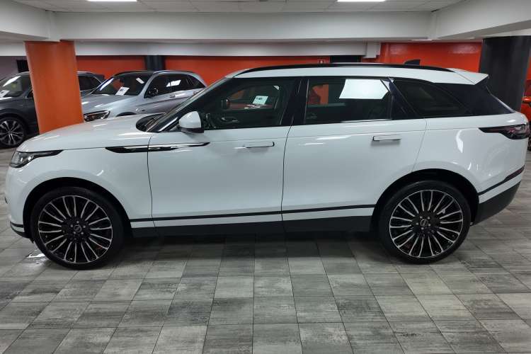 Land-Rover Range Rover Velar