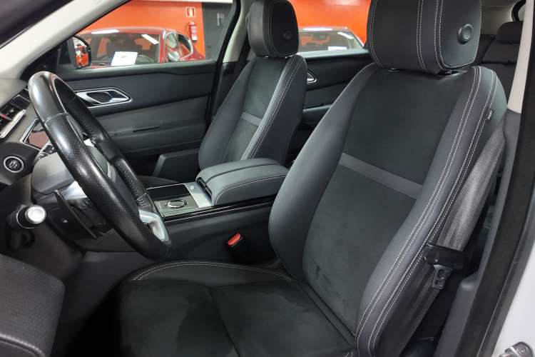 Land-Rover Range Rover Velar