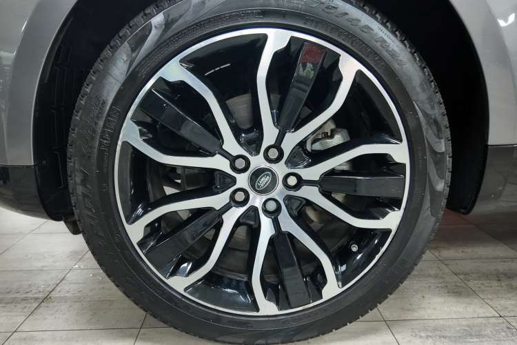 Land-Rover Range Rover Sport