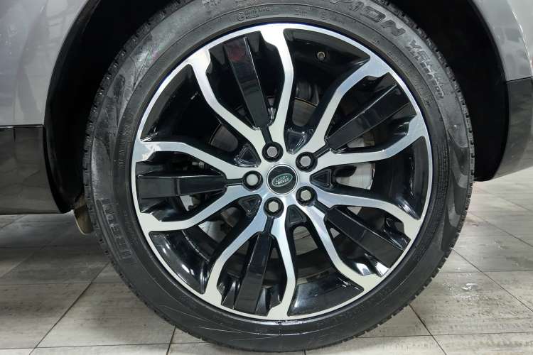 Land-Rover Range Rover Sport