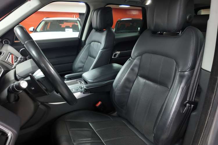 Land-Rover Range Rover Sport