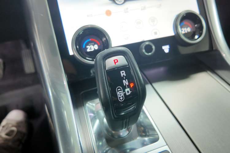 Land-Rover Range Rover Sport