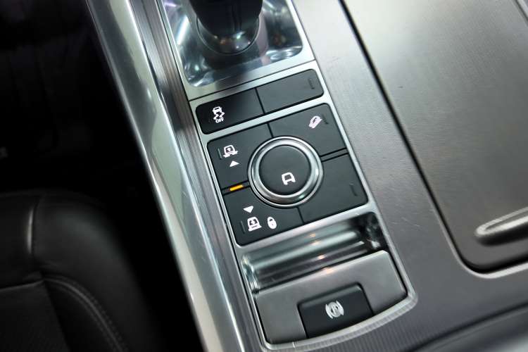 Land-Rover Range Rover Sport