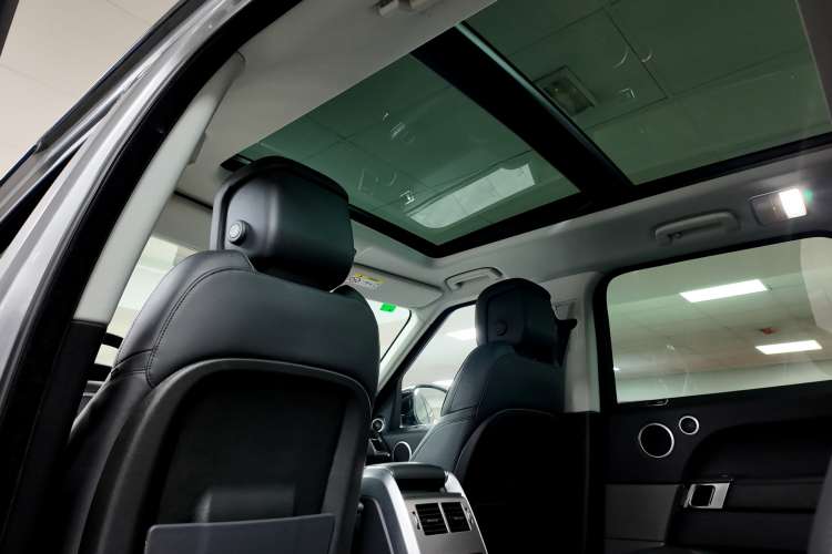 Land-Rover Range Rover Sport