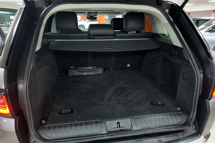Land-Rover Range Rover Sport