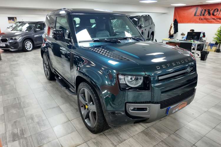 Land-Rover Defender