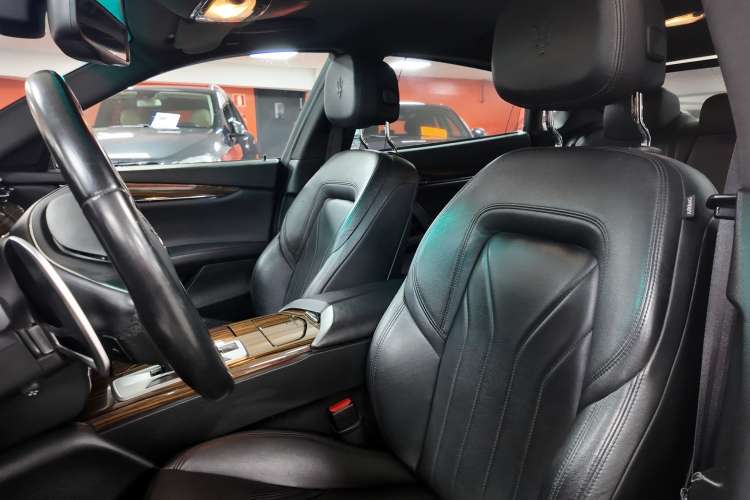 Maserati Quattroporte