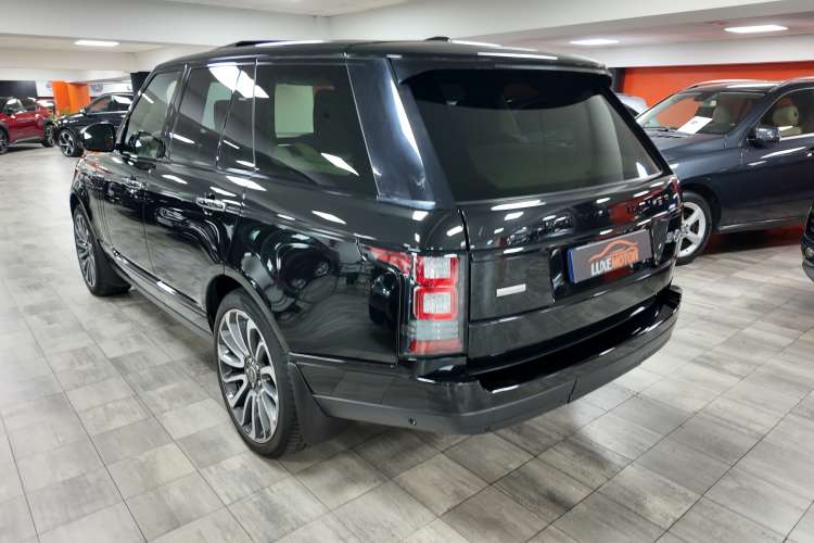 Land-Rover Range Rover