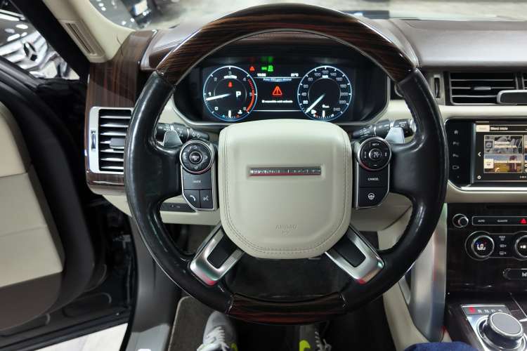 Land-Rover Range Rover