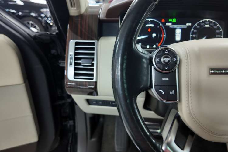 Land-Rover Range Rover
