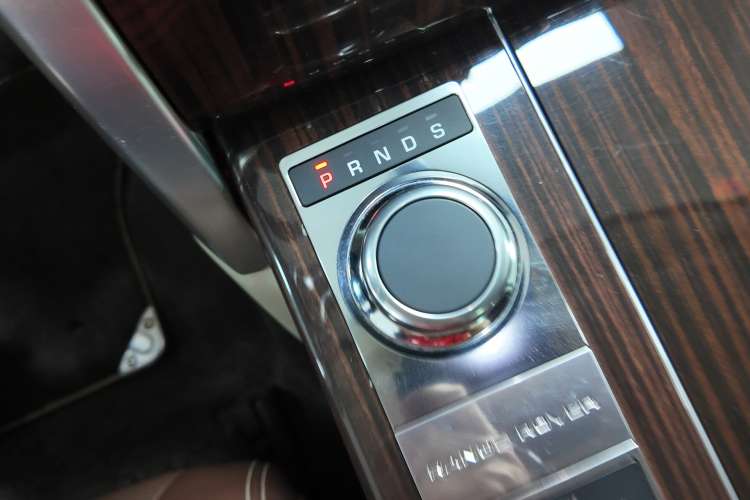 Land-Rover Range Rover
