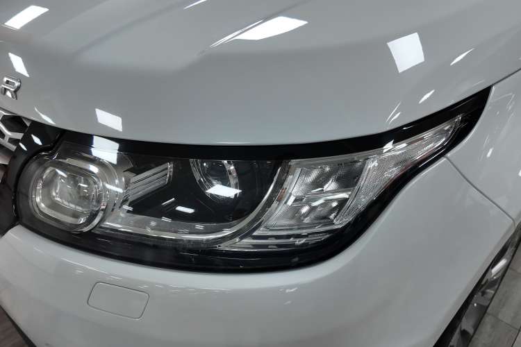 Land-Rover Range Rover Sport