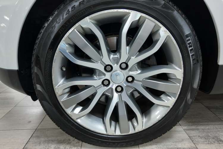 Land-Rover Range Rover Sport