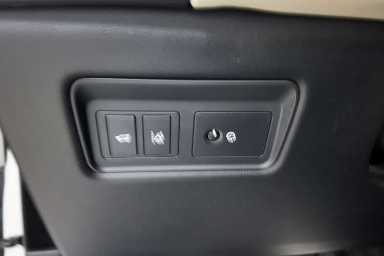 Land-Rover Range Rover Sport