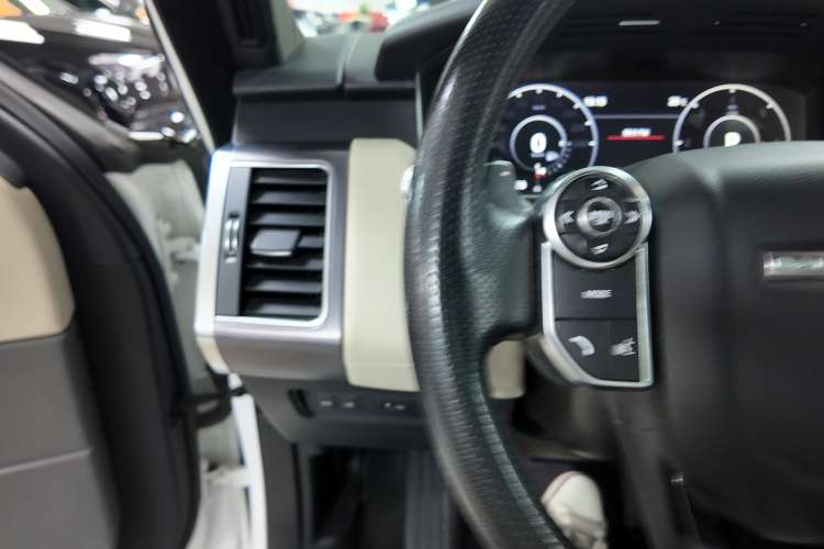 Land-Rover Range Rover Sport