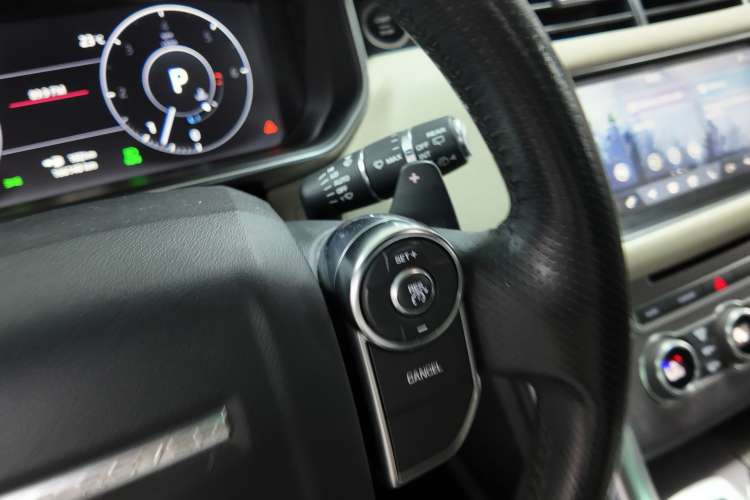 Land-Rover Range Rover Sport