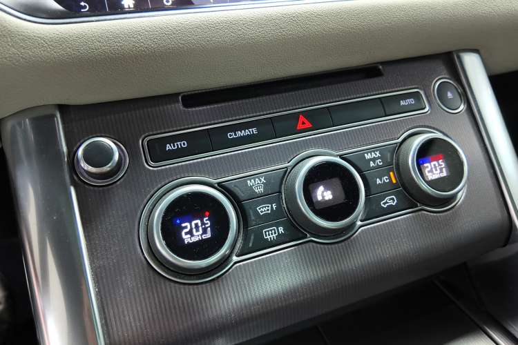 Land-Rover Range Rover Sport
