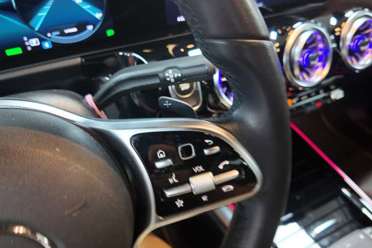Mercedes-Benz Clase EQA