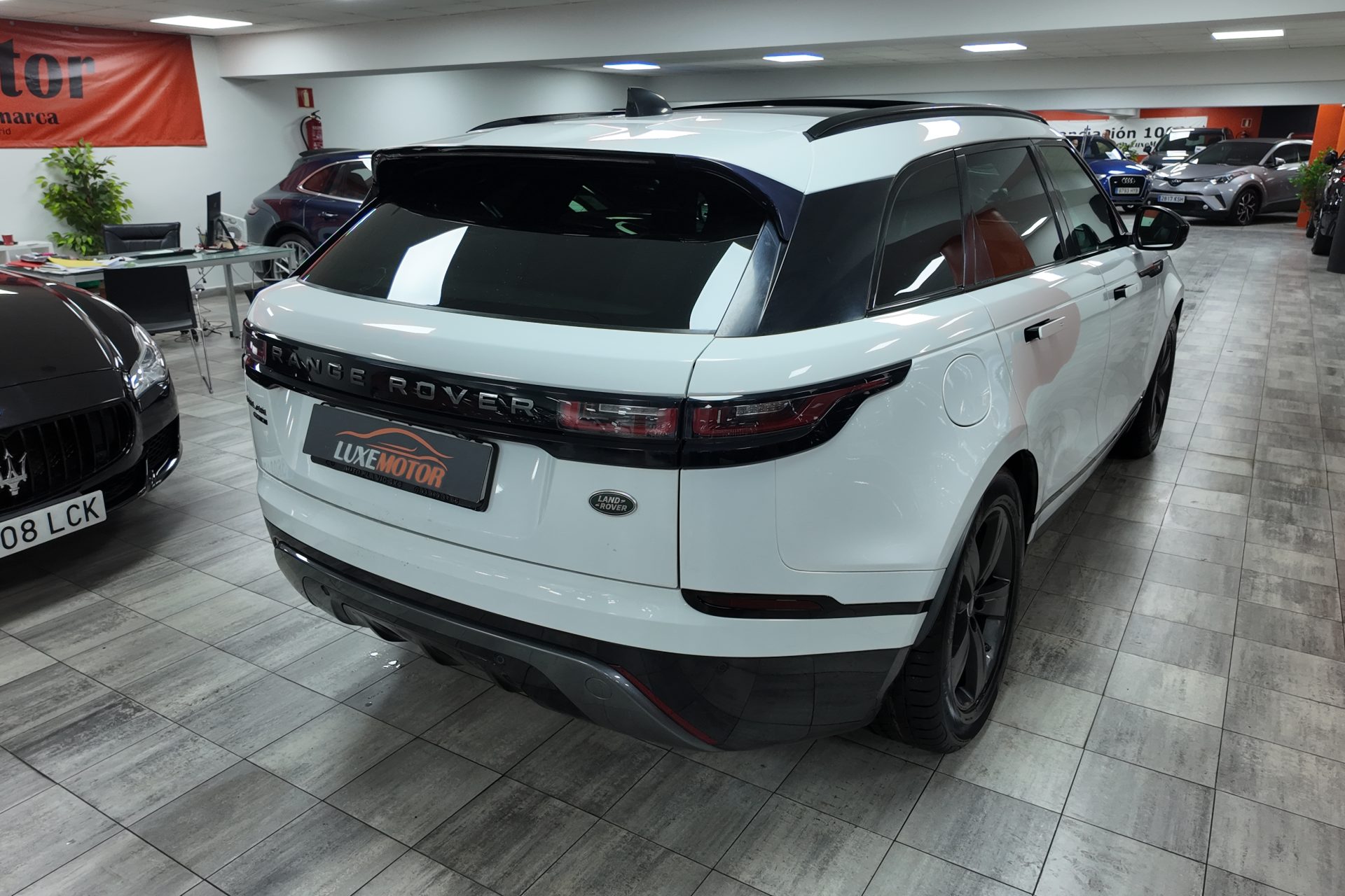 Land-Rover Range Rover Velar