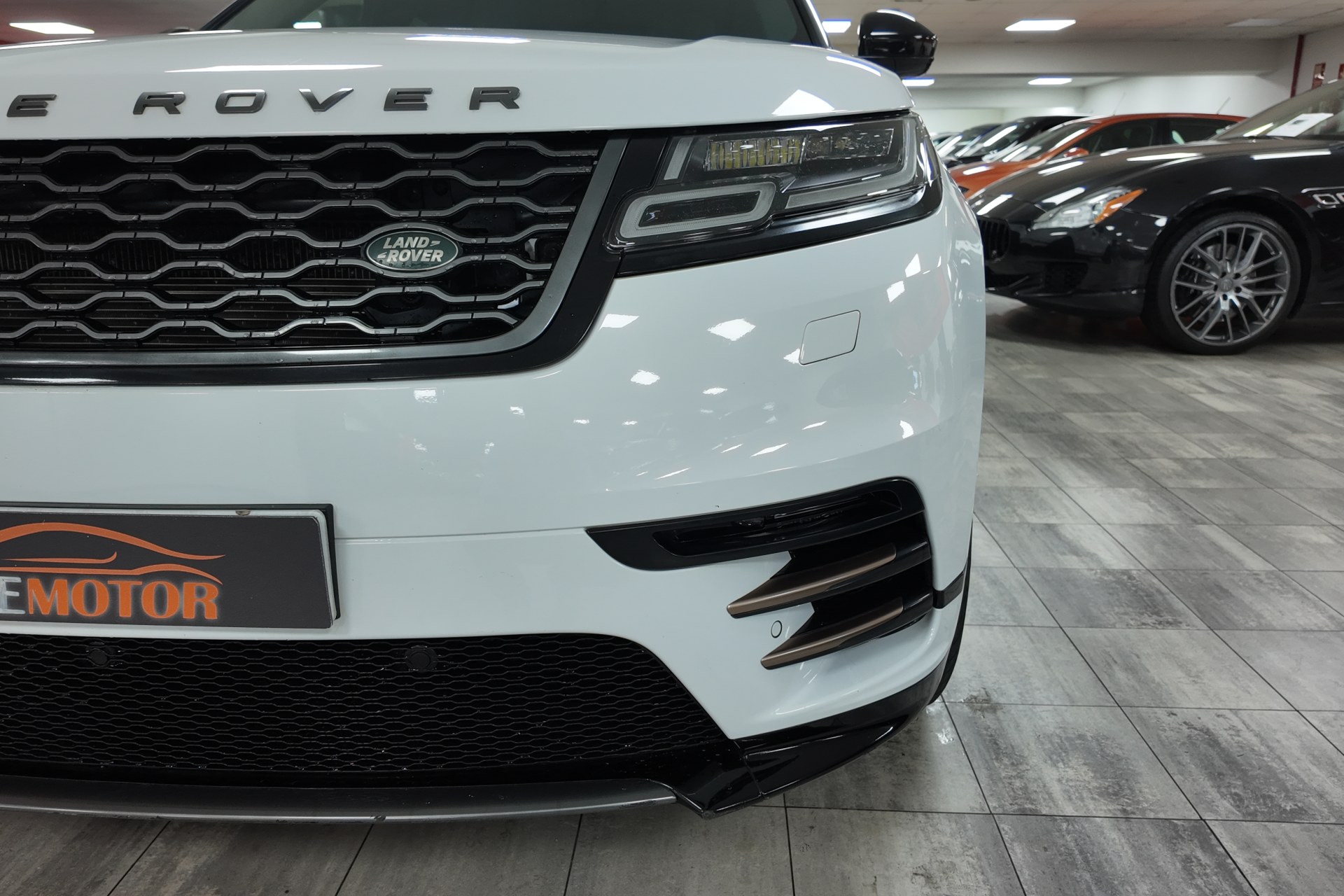 Land-Rover Range Rover Velar
