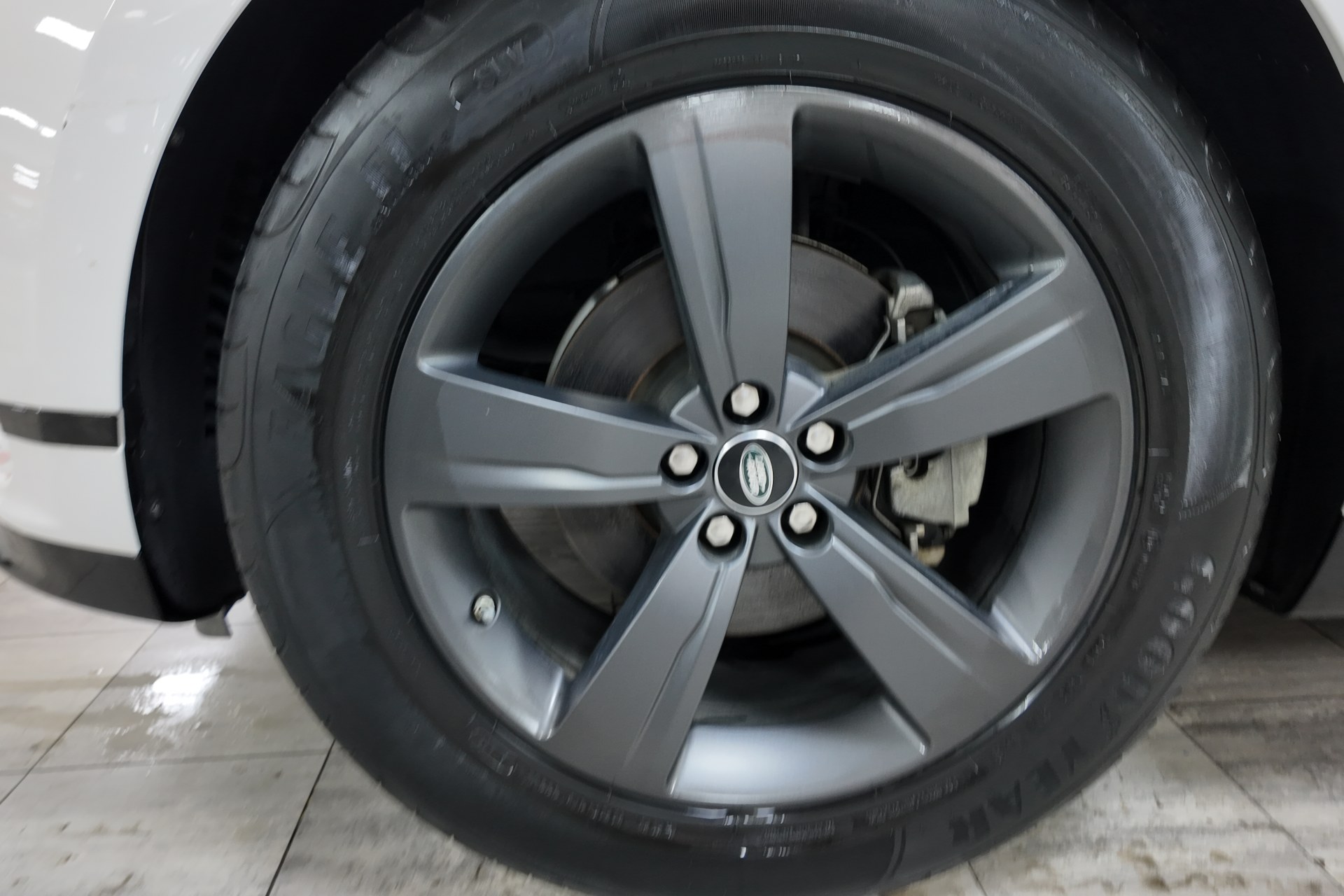 Land-Rover Range Rover Velar