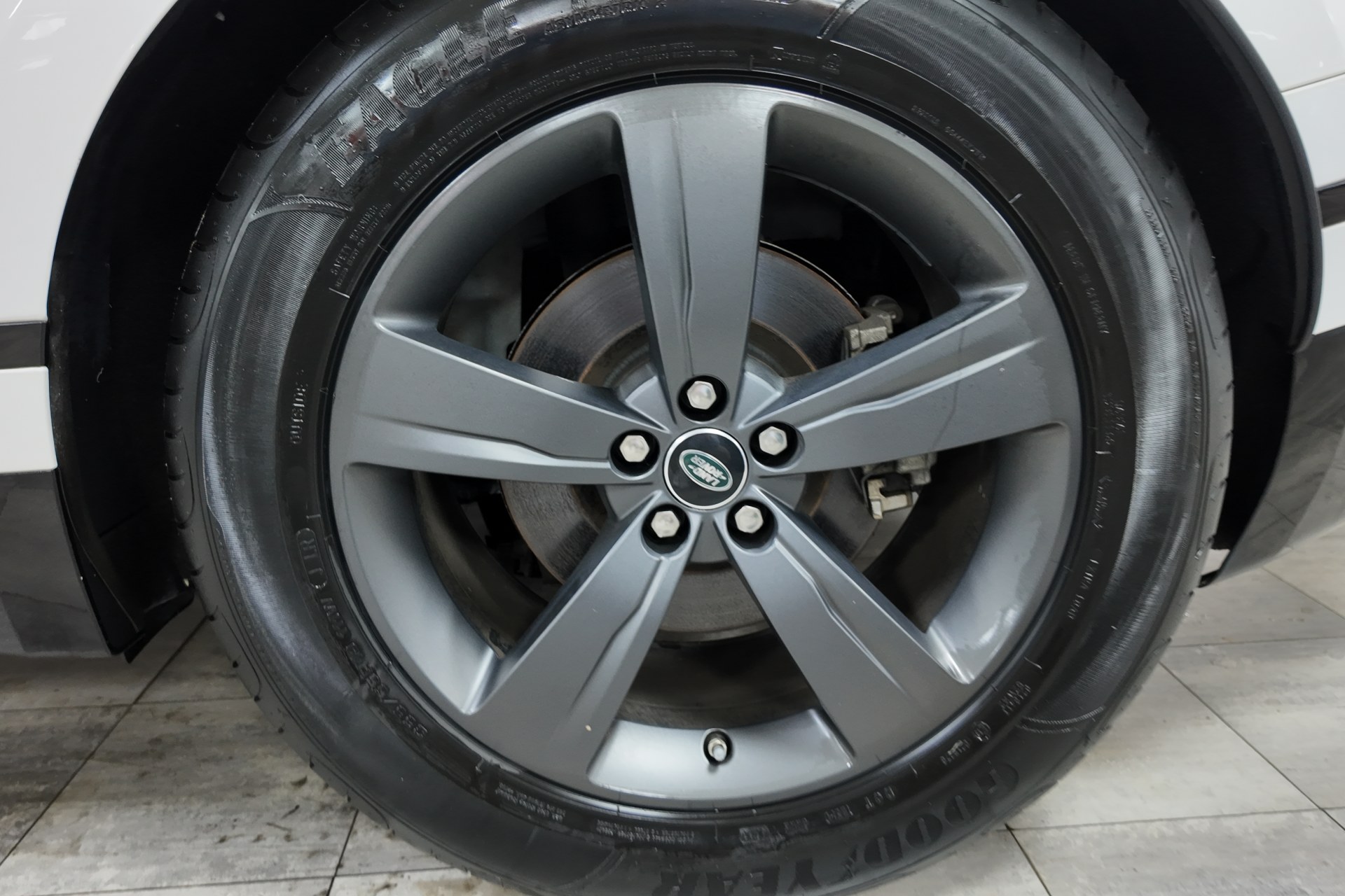 Land-Rover Range Rover Velar
